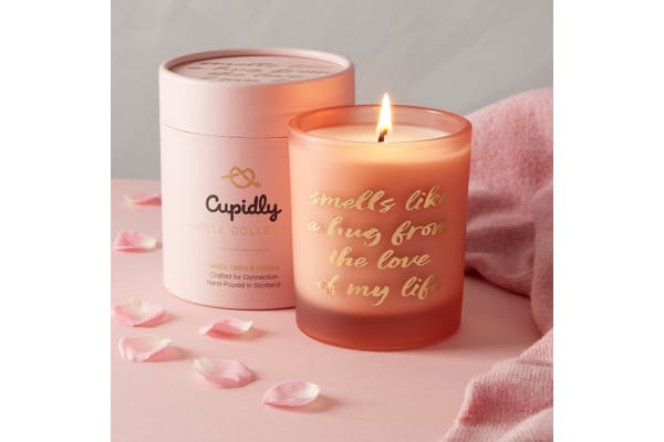 Romantic Candle Gift – Smells Like a Hug from Cupidly